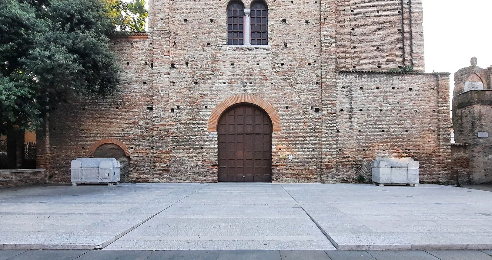 Sagrato della Basilica di San Francesco - sistemazione e pavimentazione