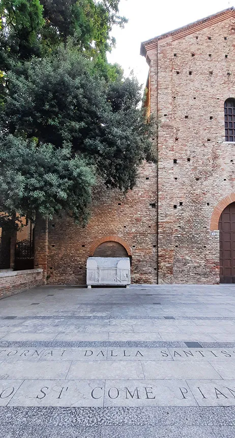 Sagrato della Basilica di San Francesco - sistemazione e pavimentazione